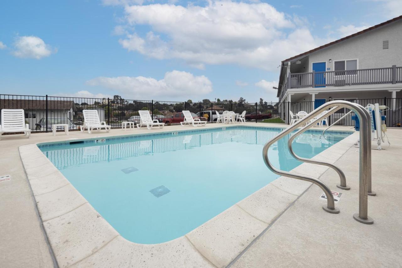 Days Inn By Wyndham Arroyo Grande Pismo Beach Buitenkant foto