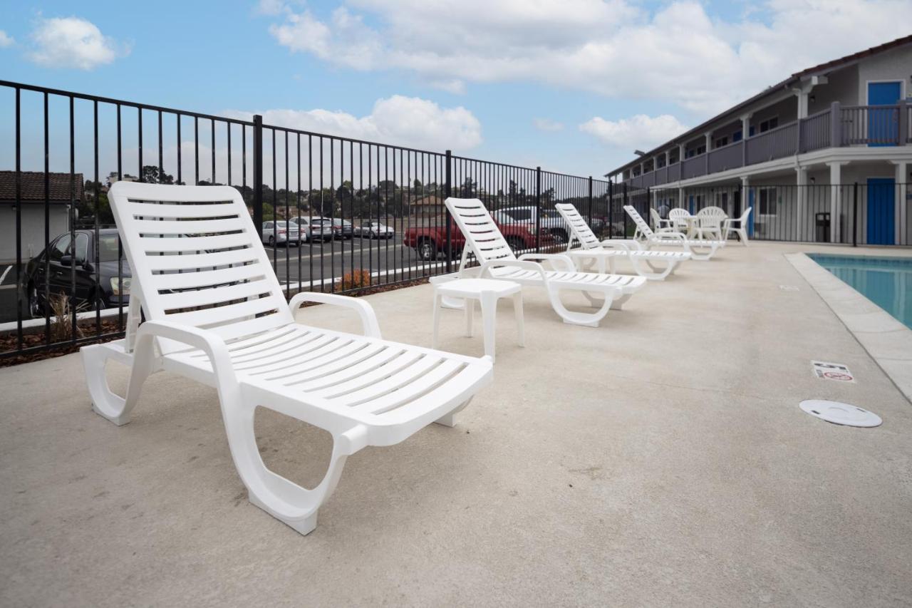Days Inn By Wyndham Arroyo Grande Pismo Beach Buitenkant foto