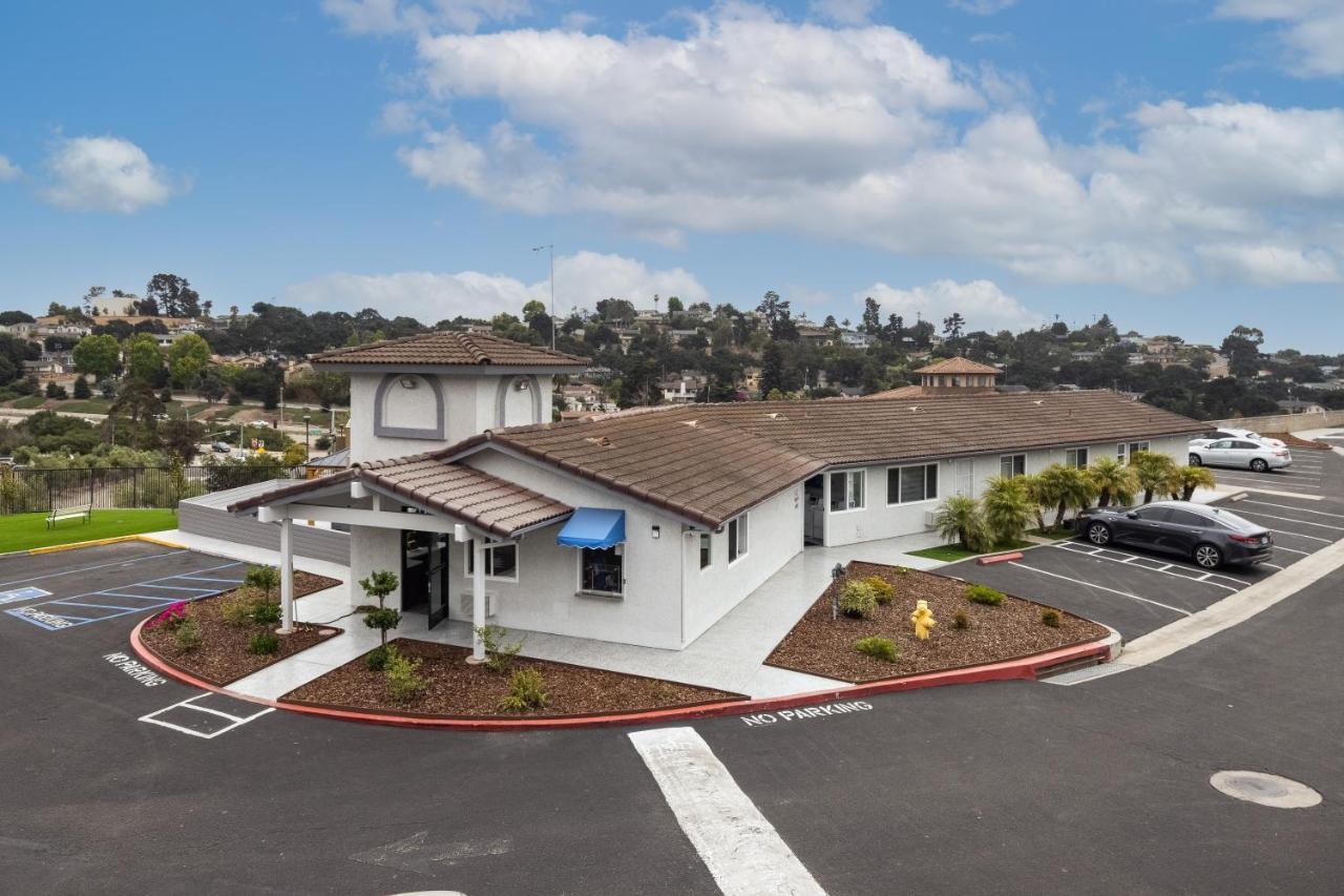 Days Inn By Wyndham Arroyo Grande Pismo Beach Buitenkant foto
