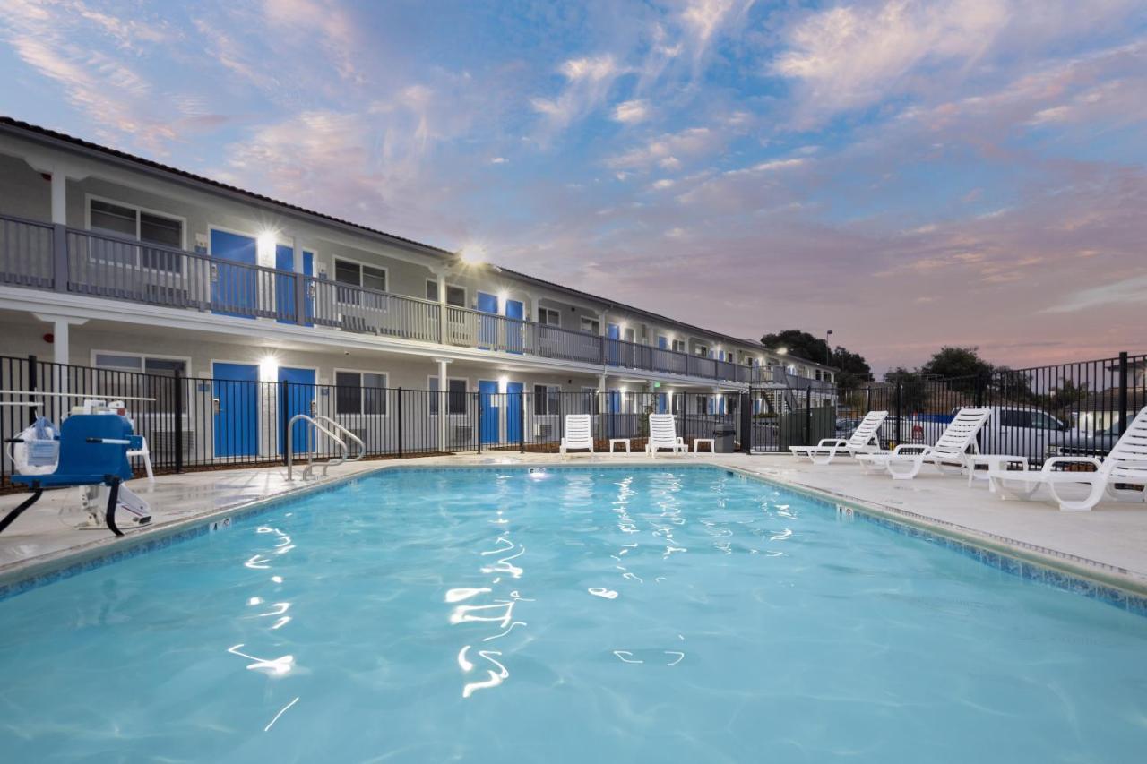 Days Inn By Wyndham Arroyo Grande Pismo Beach Buitenkant foto