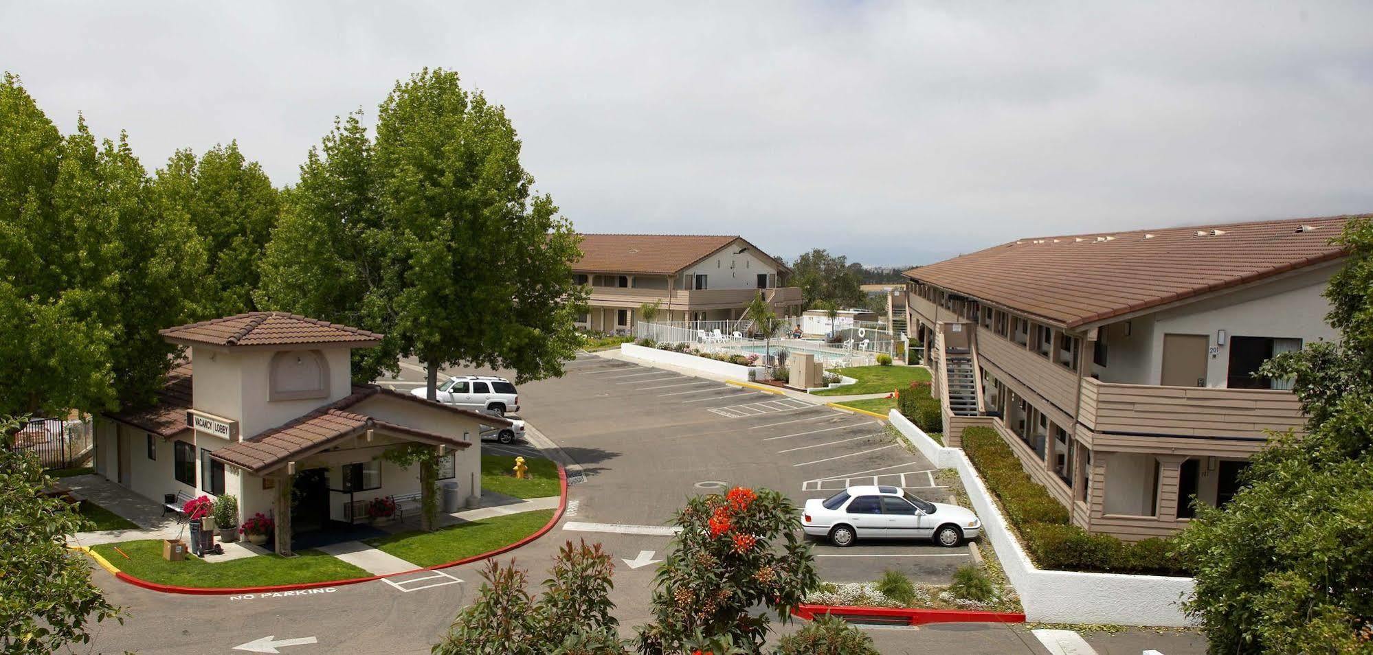 Days Inn By Wyndham Arroyo Grande Pismo Beach Buitenkant foto